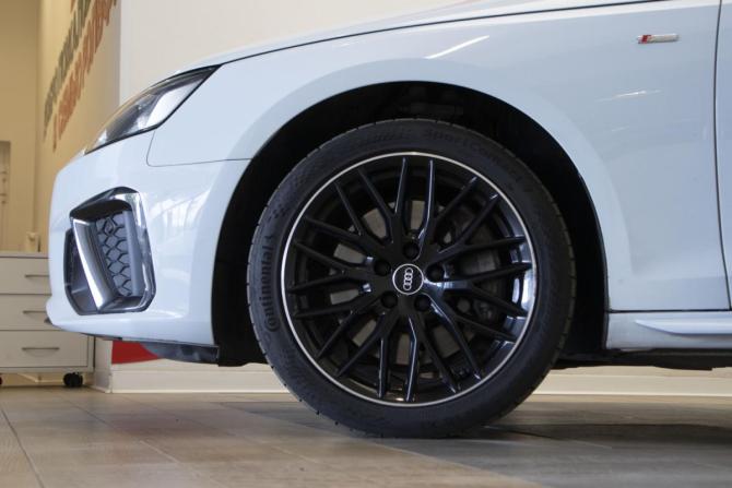 Audi A4 V (B9) Рестайлинг с пробегом 2021 года, цена 3 997 000 рублей, 71446 км, седан, Автокод Объявления