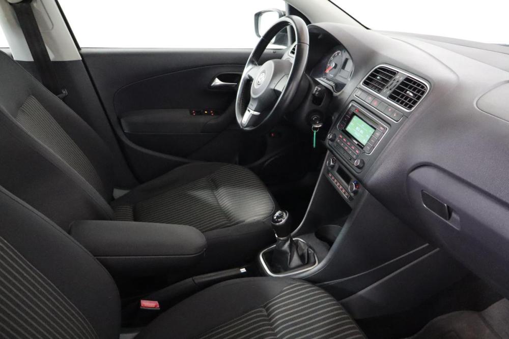 Volkswagen Polo V Санкт-Петербург  - изображение 9