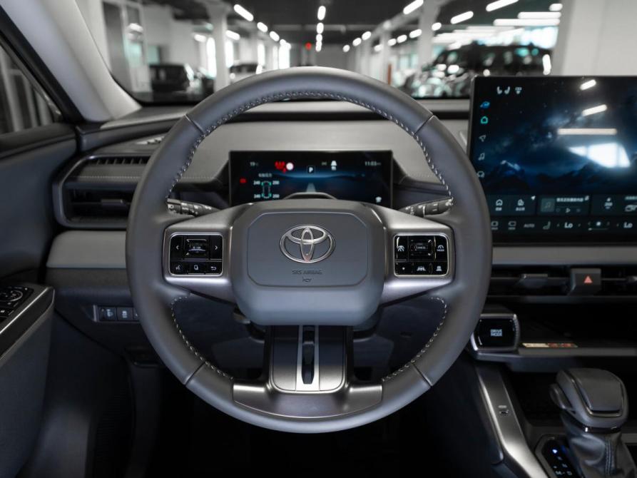 Toyota RAV4 VI (XA60) Москва  - изображение 11