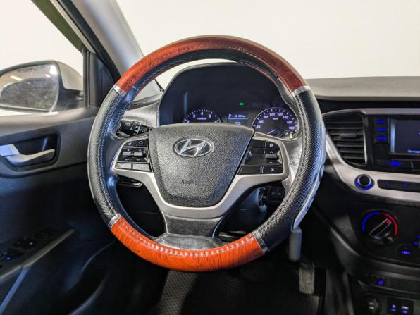 Hyundai Solaris II с пробегом 2018 года, цена 1 224 900 рублей, 177900 км, седан, Автокод Объявления