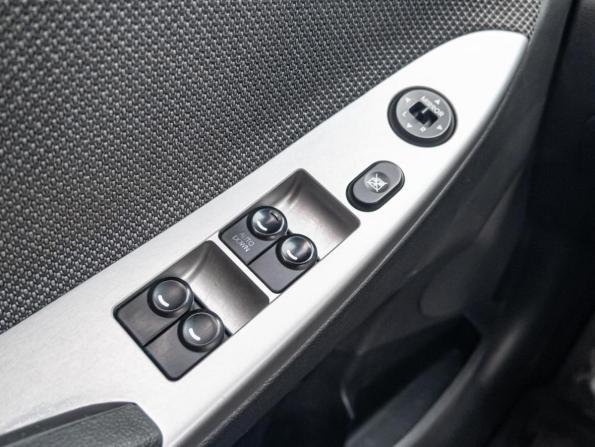 Hyundai Solaris I с пробегом 2014 года, цена 920 000 рублей, 122133 км, хэтчбек, Автокод Объявления