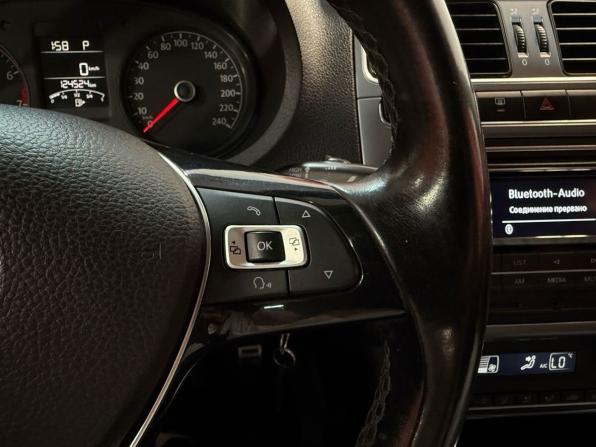 Volkswagen Polo V Рестайлинг с пробегом 2016 года, цена 1 350 000 рублей, 124523 км, седан, Автокод Объявления