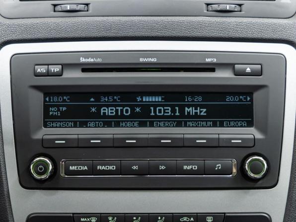 Skoda Octavia II (A5) Рестайлинг с пробегом 2012 года, цена 1 048 000 рублей, 179665 км, лифтбек, Автокод Объявления