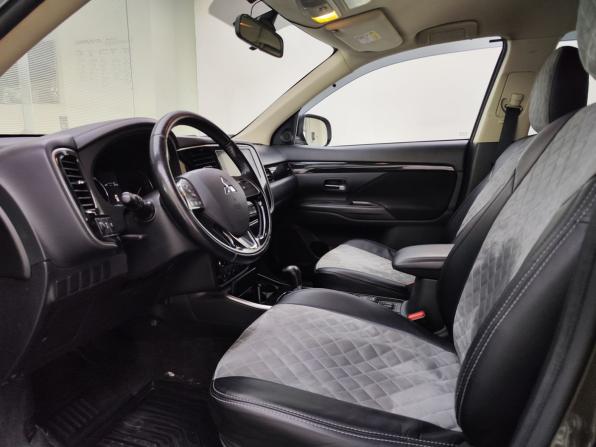 Mitsubishi Outlander III Рестайлинг 3 с пробегом 2019 года, цена 1 670 000 рублей, 172121 км, внедорожник, Автокод Объявления