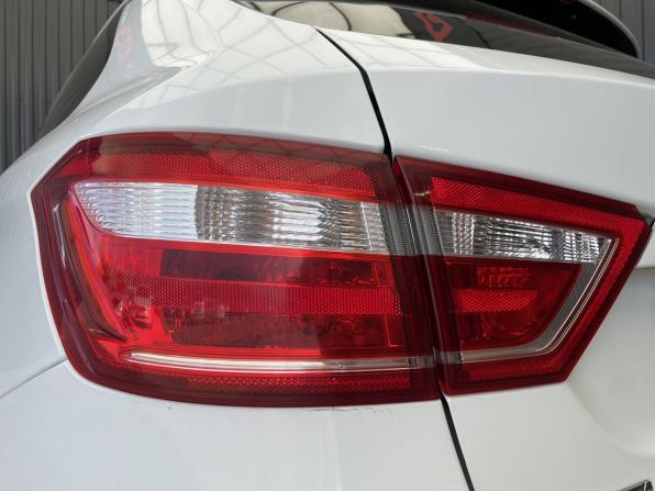 Lada (ВАЗ) Vesta I с пробегом 2018 года, цена 997 000 рублей, 106389 км, универсал, Автокод Объявления