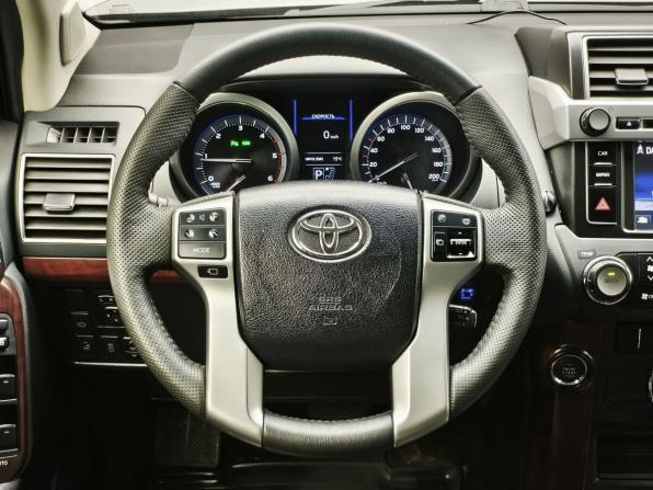Toyota Land Cruiser Prado 150 Series Рестайлинг 1 с пробегом 2016 года, цена 3 649 000 рублей, 238335 км, внедорожник, Автокод Объявления