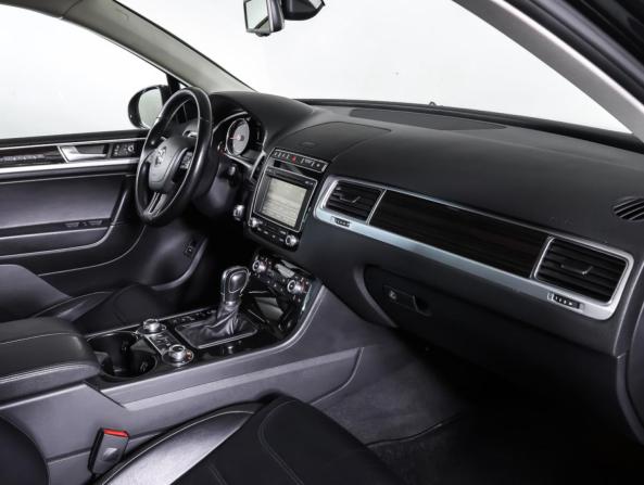 Volkswagen Touareg II Рестайлинг с пробегом 2015 года, цена 2 690 000 рублей, 213533 км, внедорожник, Автокод Объявления