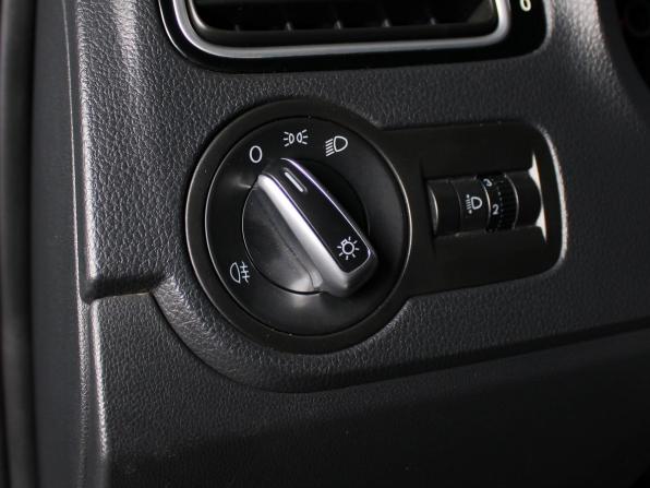 Volkswagen Polo V Рестайлинг с пробегом 2017 года, цена 1 220 000 рублей, 165200 км, седан, Автокод Объявления
