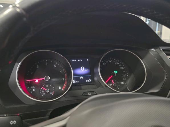 Volkswagen Tiguan II Рестайлинг с пробегом 2021 года, цена 2 415 000 рублей, 38752 км, внедорожник, Автокод Объявления