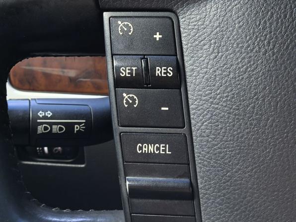 Volkswagen Touareg I Рестайлинг с пробегом 2009 года, цена 1 050 000 рублей, 300000 км, внедорожник, Автокод Объявления