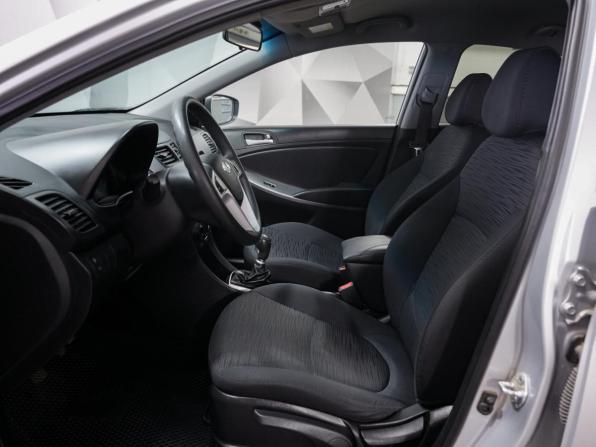 Hyundai Solaris I Рестайлинг с пробегом 2015 года, цена 1 017 000 рублей, 80200 км, седан, Автокод Объявления