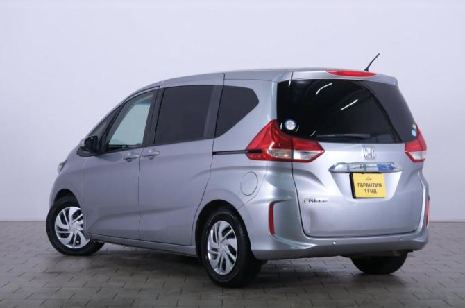 Honda Freed II Рестайлинг с пробегом 2020 года, цена 1 479 000 рублей, 132470 км, компактвэн, Автокод Объявления