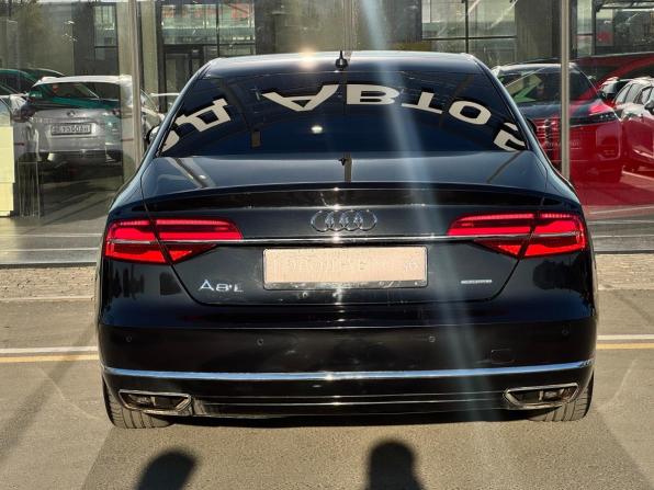 Audi A8 III (D4) Рестайлинг с пробегом 2015 года, цена 1 990 000 рублей, 304700 км, седан, Автокод Объявления