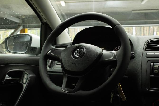 Volkswagen Polo V Рестайлинг с пробегом 2015 года, цена 1 069 000 рублей, 203093 км, седан, Автокод Объявления