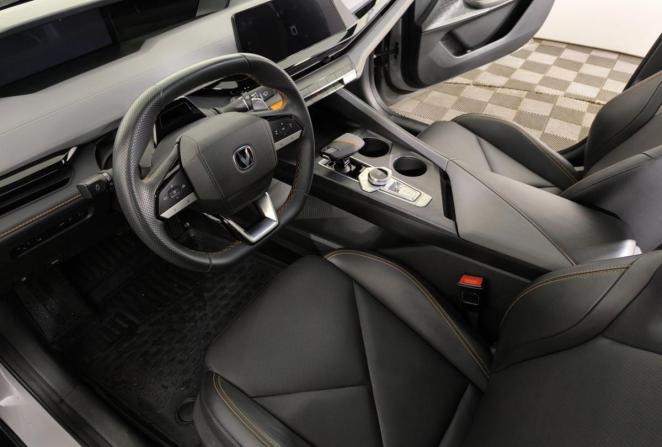 Changan UNI-V I с пробегом 2023 года, цена 2 265 000 рублей, 76912 км, лифтбек, Автокод Объявления