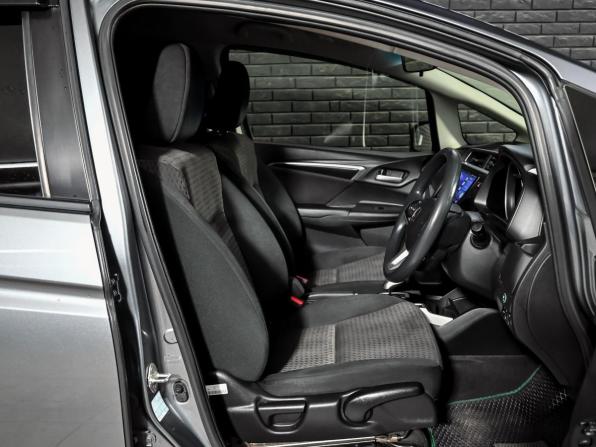 Honda Fit III Рестайлинг с пробегом 2018 года, цена 1 340 000 рублей, 131368 км, хэтчбек, Автокод Объявления