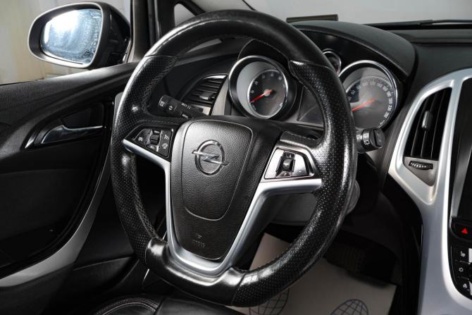 Opel Astra J Рестайлинг с пробегом 2013 года, цена 1 249 000 рублей, 152400 км, хэтчбек, Автокод Объявления