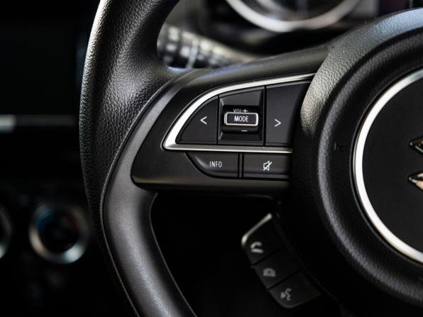 Suzuki Swift V Рестайлинг с пробегом 2020 года, цена 1 090 300 рублей, 76043 км, хэтчбек, Автокод Объявления