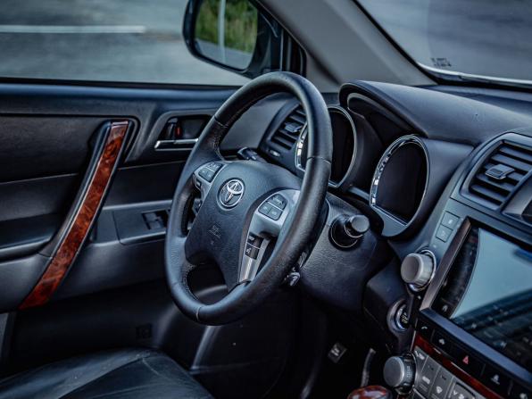 Toyota Highlander II (XU40) Рестайлинг с пробегом 2010 года, цена 2 147 500 рублей, 230000 км, внедорожник, Автокод Объявления