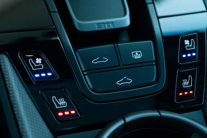 Porsche 911 VIII (992) с пробегом 2022 года, цена 24 000 000 рублей, 4556 км, купе, Автокод Объявления