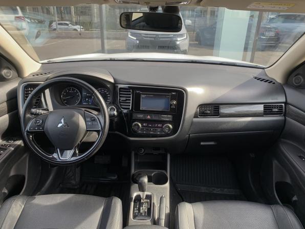 Mitsubishi Outlander III Рестайлинг 2 с пробегом 2016 года, цена 1 995 000 рублей, 138821 км, внедорожник, Автокод Объявления