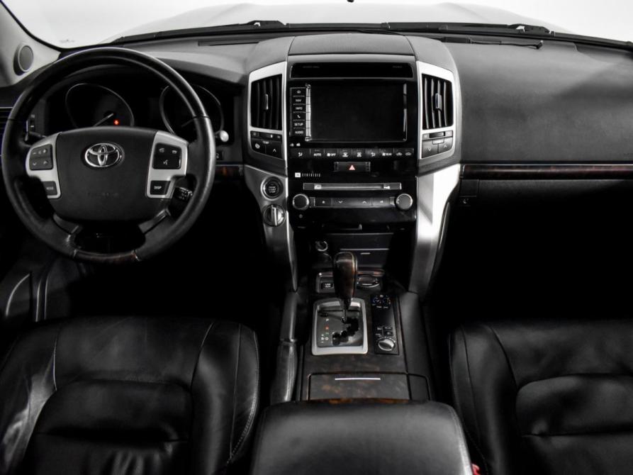 Toyota Land Cruiser 200 Series Рестайлинг 1 Санкт-Петербург  - изображение 15