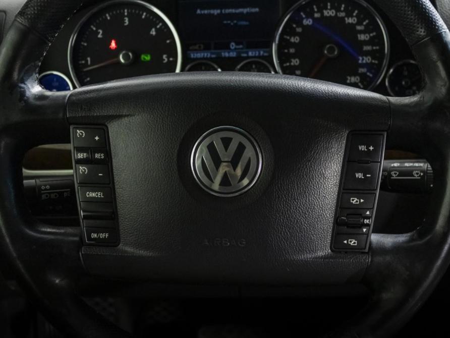 Volkswagen Touareg I Рестайлинг Москва  - изображение 11