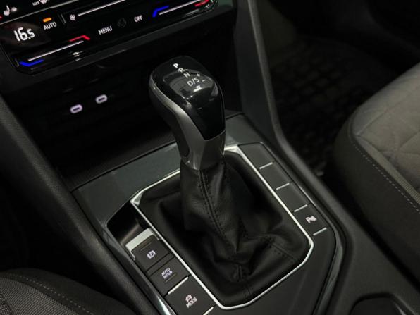 Volkswagen Tiguan II Рестайлинг с пробегом 2021 года, цена 2 500 000 рублей, 59039 км, внедорожник, Автокод Объявления