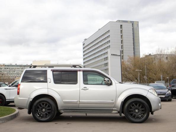Nissan Pathfinder III Рестайлинг с пробегом 2011 года, цена 1 318 000 рублей, 264574 км, внедорожник, Автокод Объявления