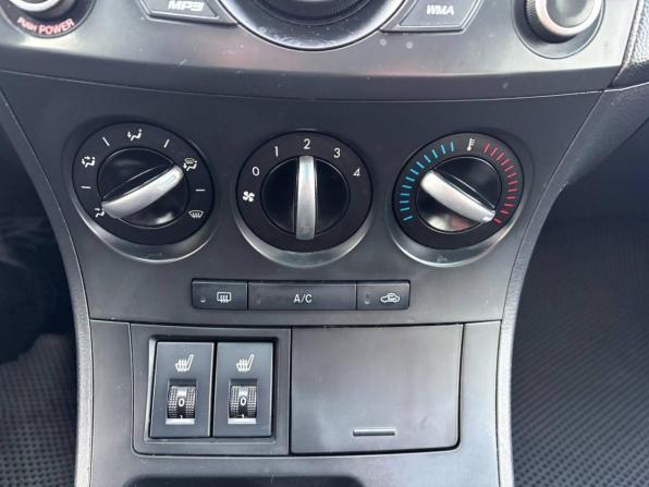 Mazda 3 II (BL) Рестайлинг с пробегом 2013 года, цена 900 000 рублей, 185000 км, седан, Автокод Объявления