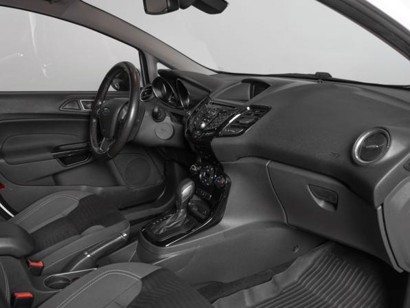 Ford Fiesta Mk6 Рестайлинг с пробегом 2018 года, цена 967 900 рублей, 78110 км, хэтчбек, Автокод Объявления