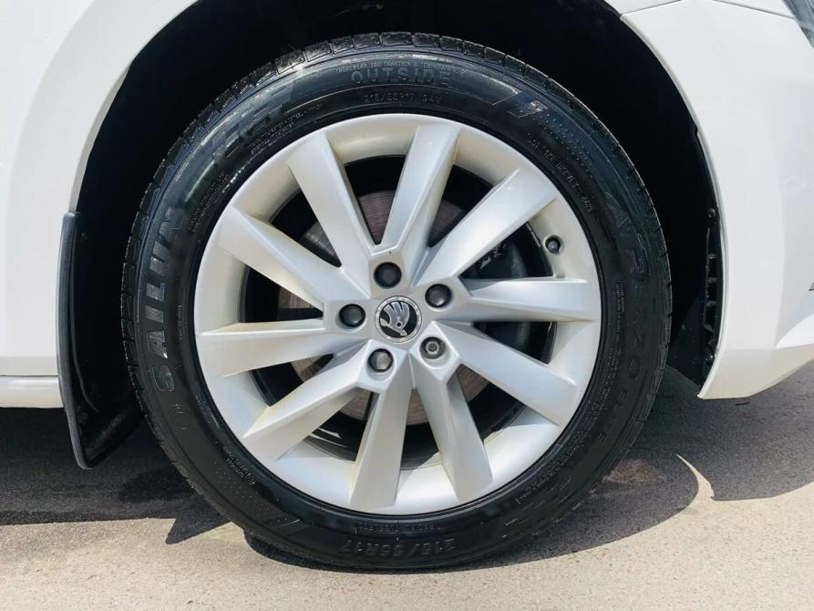 Skoda Superb III Воронеж  - изображение 12
