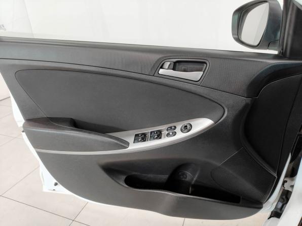 Hyundai Solaris I Рестайлинг с пробегом 2016 года, цена 930 000 рублей, 125249 км, седан, Автокод Объявления