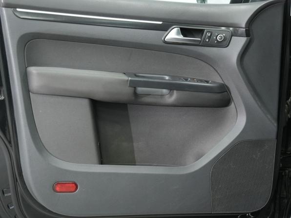 Volkswagen Touran I Рестайлинг 2 с пробегом 2012 года, цена 880 000 рублей, 210000 км, компактвэн, Автокод Объявления