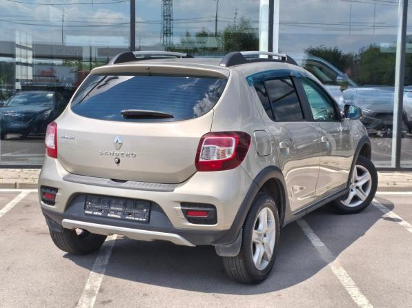 Renault Sandero II с пробегом 2017 года, цена 945 000 рублей, 123839 км, хэтчбек, Автокод Объявления
