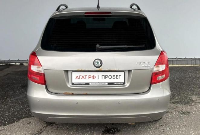 Skoda Fabia II Рестайлинг с пробегом 2010 года, цена 420 000 рублей, 211379 км, универсал, Автокод Объявления