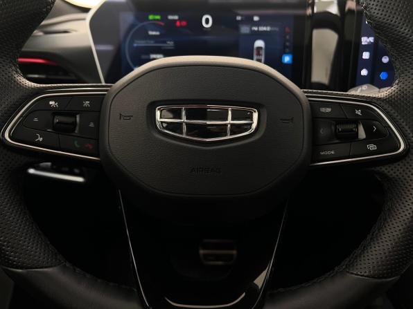Geely Coolray I Рестайлинг с пробегом 2024 года, цена 2 250 000 рублей, 39050 км, внедорожник, Автокод Объявления