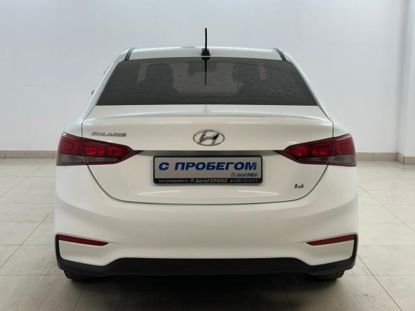 Hyundai Solaris II с пробегом 2017 года, цена 920 000 рублей, 125590 км, седан, Автокод Объявления