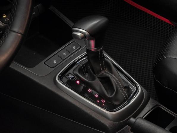 Kia Rio IV Рестайлинг с пробегом 2020 года, цена 1 570 000 рублей, 110000 км, седан, Автокод Объявления