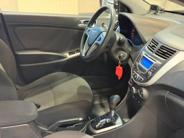 Hyundai Solaris I с пробегом 2012 года, цена 849 000 рублей, 190347 км, хэтчбек, Автокод Объявления