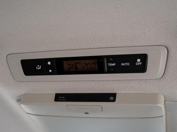 Toyota Voxy III (R80) с пробегом 2014 года, цена 1 715 000 рублей, 206675 км, минивэн, Автокод Объявления