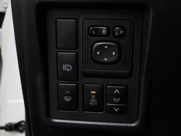 Toyota Land Cruiser Prado 150 Series Рестайлинг 1 с пробегом 2013 года, цена 2 980 000 рублей, 231916 км, внедорожник, Автокод Объявления