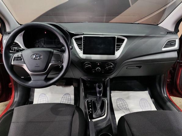 Hyundai Solaris II с пробегом 2019 года, цена 1 376 000 рублей, 62522 км, седан, Автокод Объявления