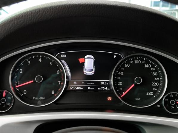 Volkswagen Touareg II Рестайлинг с пробегом 2015 года, цена 2 590 000 рублей, 124500 км, внедорожник, Автокод Объявления
