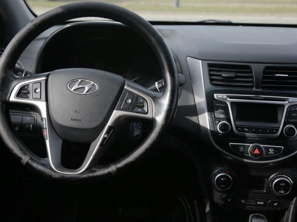 Hyundai Solaris I Рестайлинг с пробегом 2015 года, цена 825 000 рублей, 206000 км, седан, Автокод Объявления