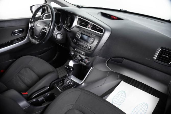 Kia Ceed II Рестайлинг с пробегом 2015 года, цена 1 549 000 рублей, 91800 км, хэтчбек, Автокод Объявления