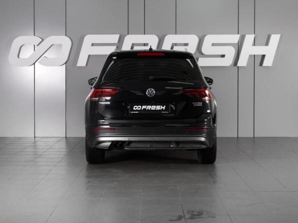 Volkswagen Tiguan II с пробегом 2017 года, цена 1 979 000 рублей, 224011 км, внедорожник, Автокод Объявления