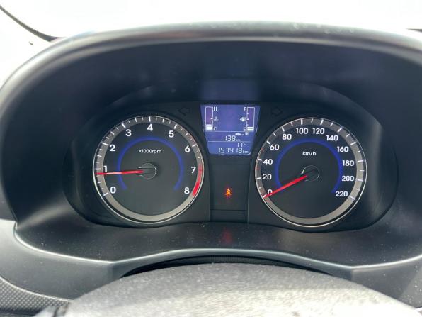 Hyundai Solaris I Рестайлинг с пробегом 2015 года, цена 930 000 рублей, 157417 км, хэтчбек, Автокод Объявления