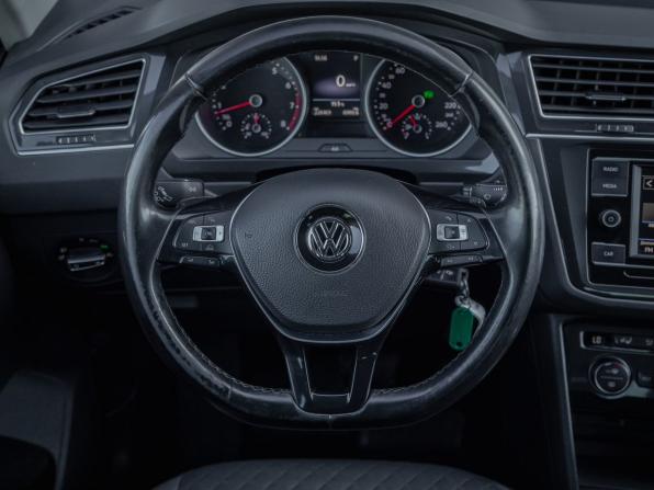 Volkswagen Tiguan II с пробегом 2017 года, цена 2 035 000 рублей, 228468 км, внедорожник, Автокод Объявления