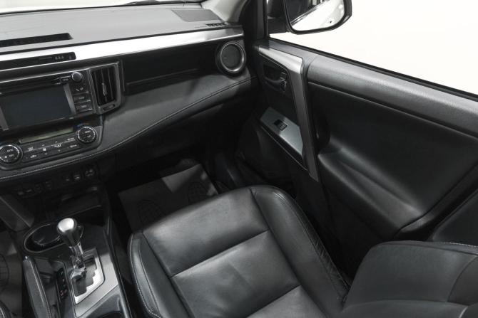 Toyota RAV4 IV (XA40) Рестайлинг с пробегом 2015 года, цена 2 429 000 рублей, 202000 км, внедорожник, Автокод Объявления